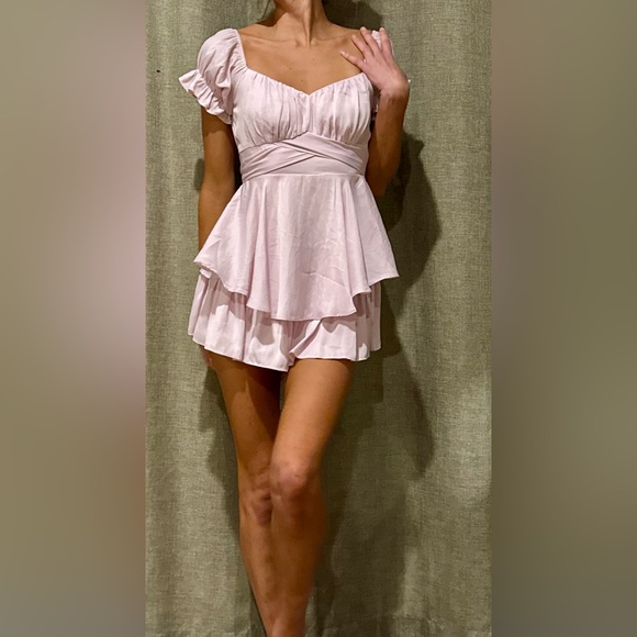 Women’s UK Size 6 Silky Soft Romper - Picture 4 of 5